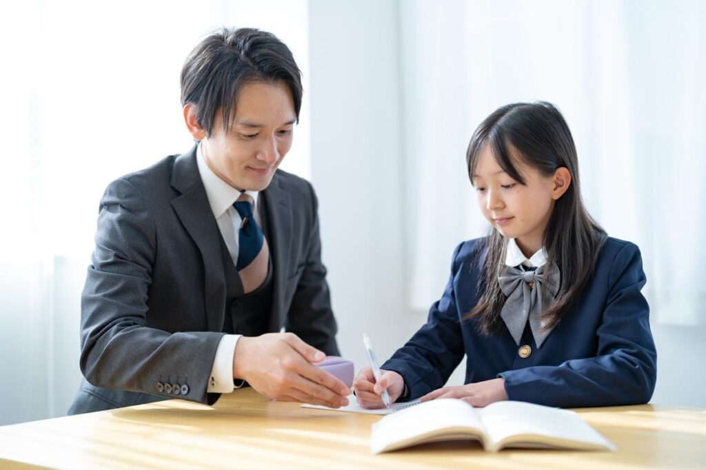 個別指導塾で学習する子ども
